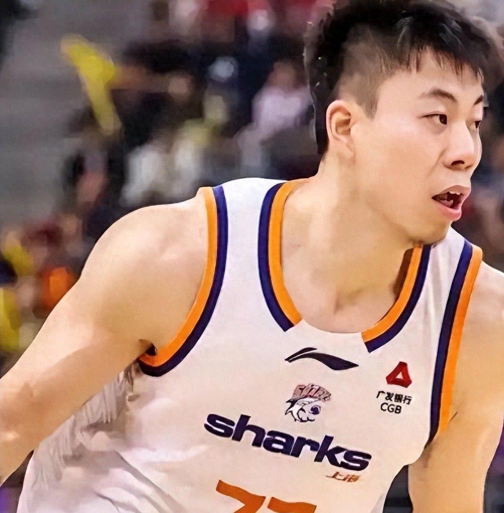 CBA揭幕战上海男篮对阵深圳男篮，三外援表现引关注