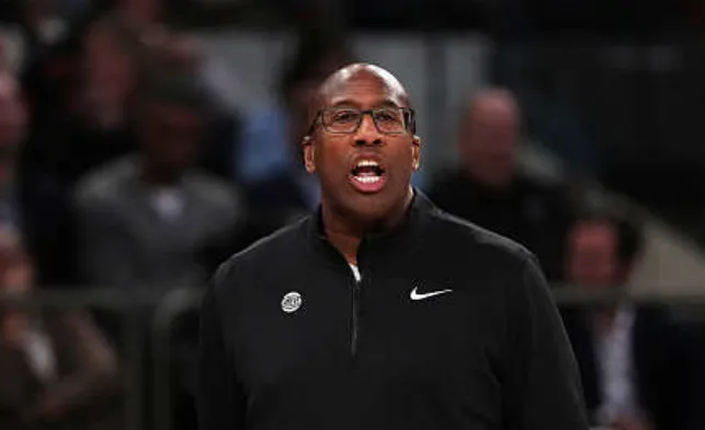 NBA季前赛：尼克斯122-120力克猛龙，布朗称全队助攻35次展现团队化学反应