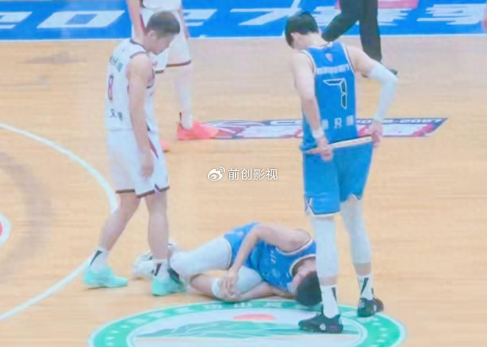 北京97-96险胜浙江 CBA季前赛两大主力重伤离场