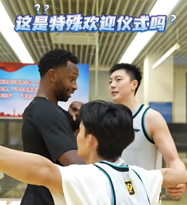 弗格完成体检表忠心，卢卡继承奎因电动摩托，广东宏远新援集结