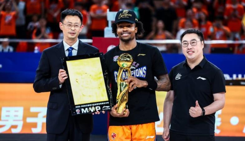 CBA新赛季揭幕战今晚开打，贺希宁VS拉塞尔，看点十足