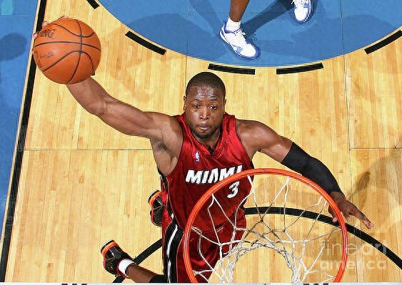 NBA历史前十边缘人：韦德、诺维茨基等5大巨星差一步封神