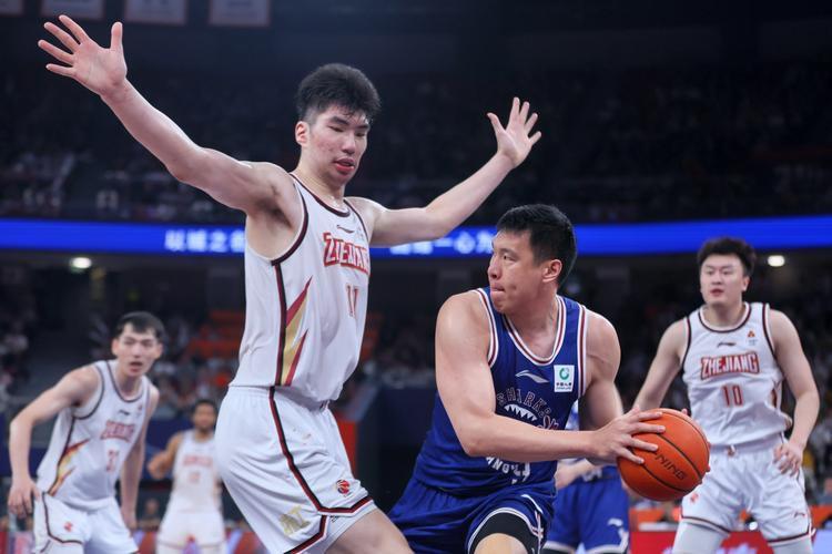 CBA新赛季最强球队出炉:李楠打造银河战舰,首钢男篮成上海男篮最大劲敌