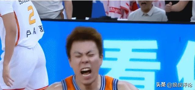 张镇麟半场10分5板隔扣2米18外援 上海男篮轰13-0逆转深圳