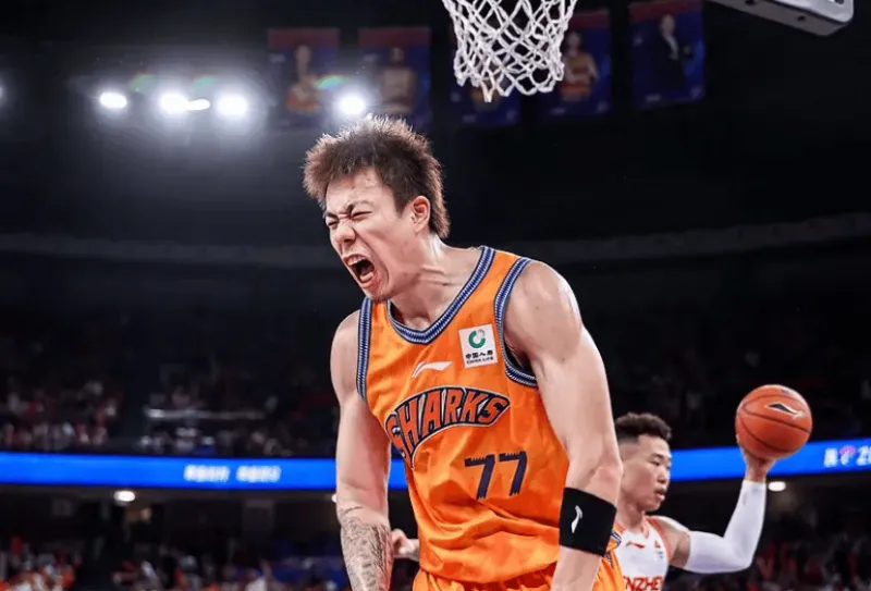 张镇麟16分6篮板！上海102-68大胜深圳CBA常规赛揭幕战