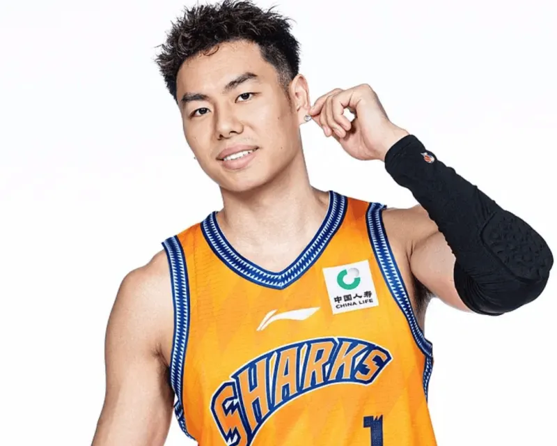 李添荣首秀22分钟砍9分，上海102-68大胜深圳