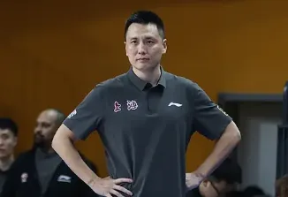 CBA常规赛揭幕战：上海102-68大胜深圳，卢伟：拉塞尔首秀状态稍逊但值得期待