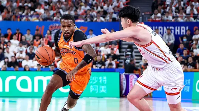 上海102-68大胜深圳，古德温砍22分9助攻谈磨合