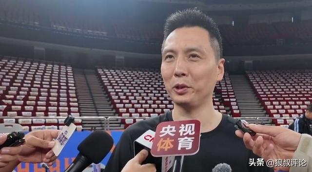 上海男篮102-68大胜深圳男篮 拉塞尔首秀21分5助攻教练组表态给时间