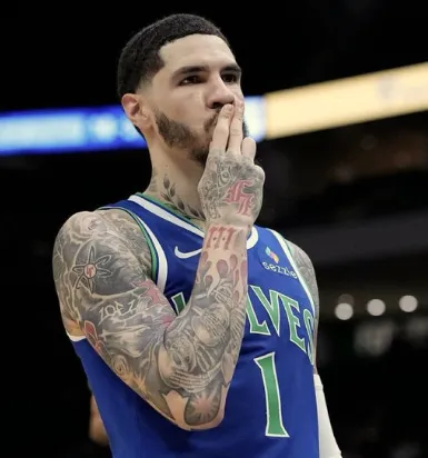 ESPN记者MacMahon：黄蜂不认为拉梅洛-鲍尔可成建队核心