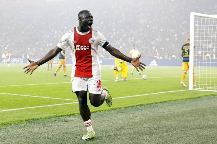 新闻：罗马市场科技内被和阿森纳联系在一起