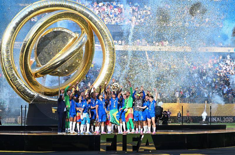 镜报：找不到买家，曼联可能不得不降价出售马拉西亚