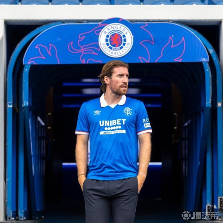 官方：厄尔法中场罗斯维尔加盟流浪者，双方面签约3年