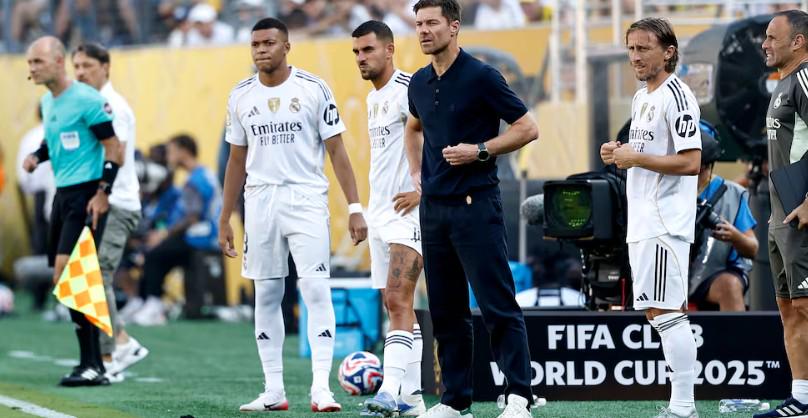 阿斯：魔杖与克罗斯的分裂，皇马开启站位真正的中场核心