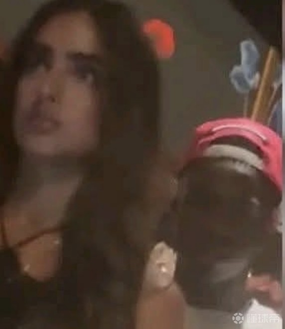 维尼修斯纽约夜生活曝光，与跨性别网红同行引热议