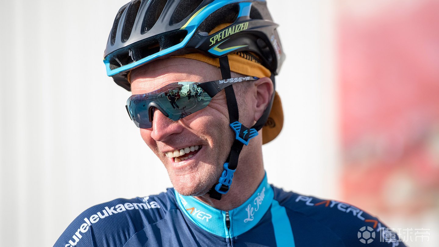 勇气、毅力，如火焰般的斗志🔥欣赏前老鹰队长杰夫·福尔肯的故事。