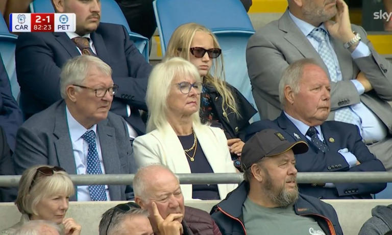 支持孩子，弗格森观察了其孩子达伦施教的彼得堡联的比赛