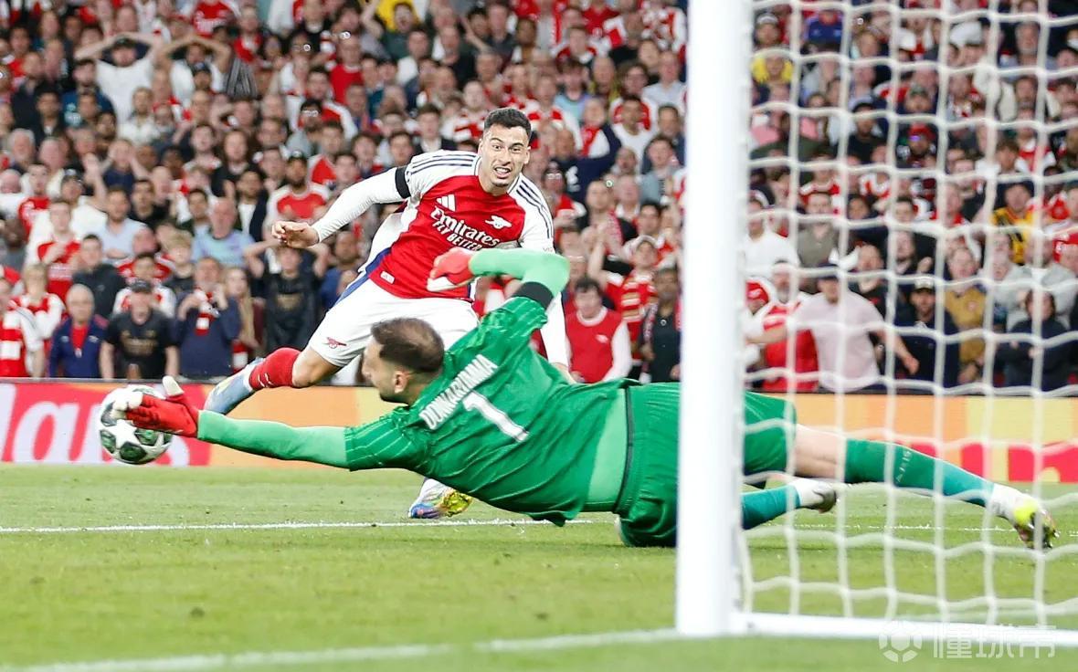 泰晤士报：多纳鲁马未在欧超杯大名单中，巴黎作为其标的2600万欧元