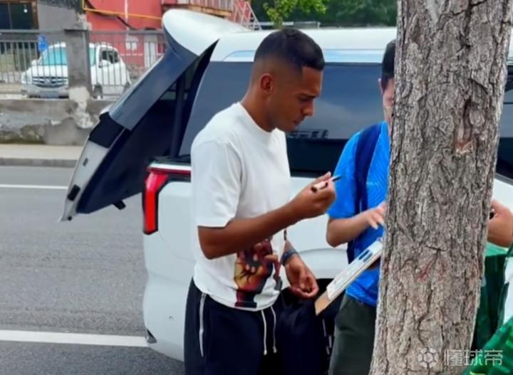 达万的伤情暴露，北京国安足协杯半决赛前景堪忧