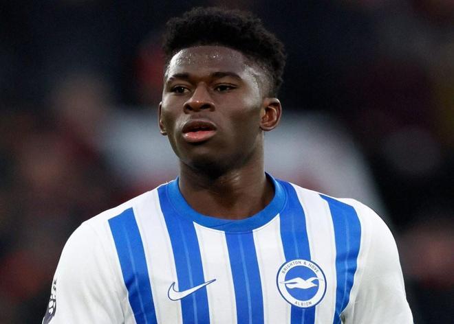 曼联门将危机继续发酵：阿莫林没满意，新援引进还遥遥无期