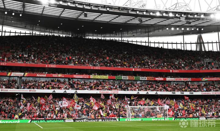 阿森纳铁腕出击：17名球迷因歧视与暴力被禁赛，网络暴力同样无处遁形