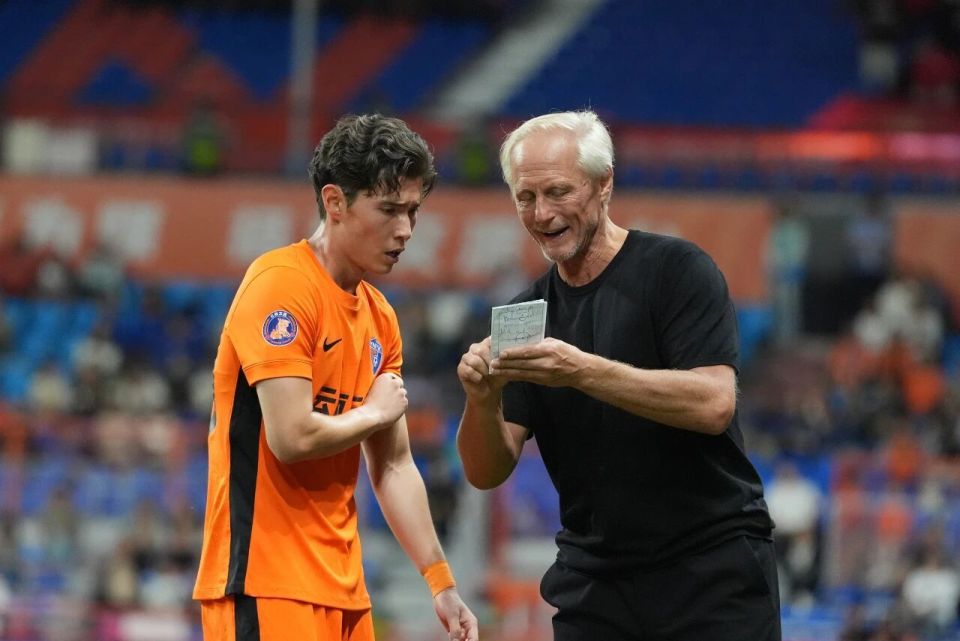 奥斯卡点球绝平云南玉昆 长春亚泰遭遇尴尬平局