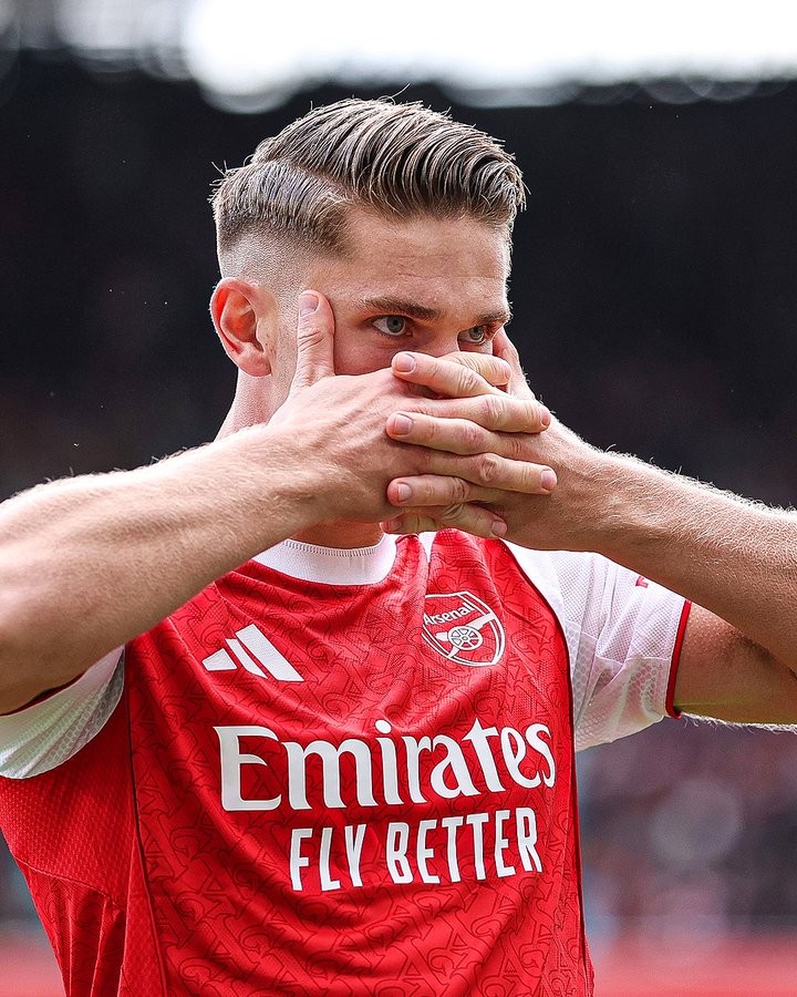 哲凯赖什英超开局惊艳，秒杀亨利范佩西时代低迷表现