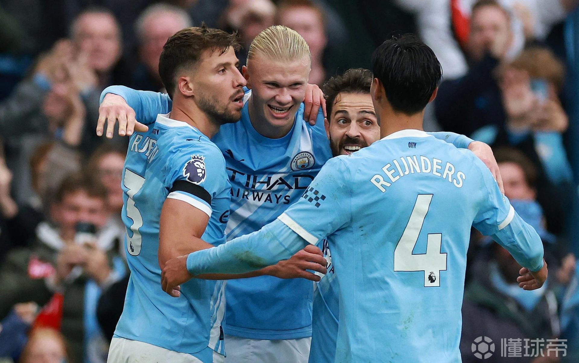 哈兰德碾压英超射手纪录，曼联防线彻底被虐惨了