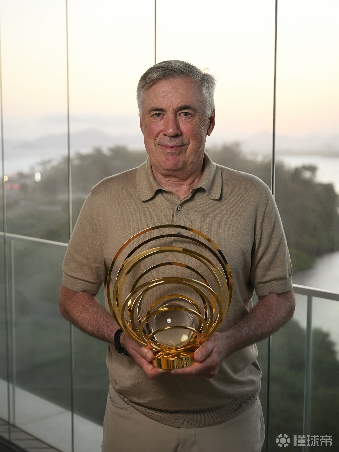 安切洛蒂拿下金球奖最佳男足主帅，可皇马却自己活成了笑话