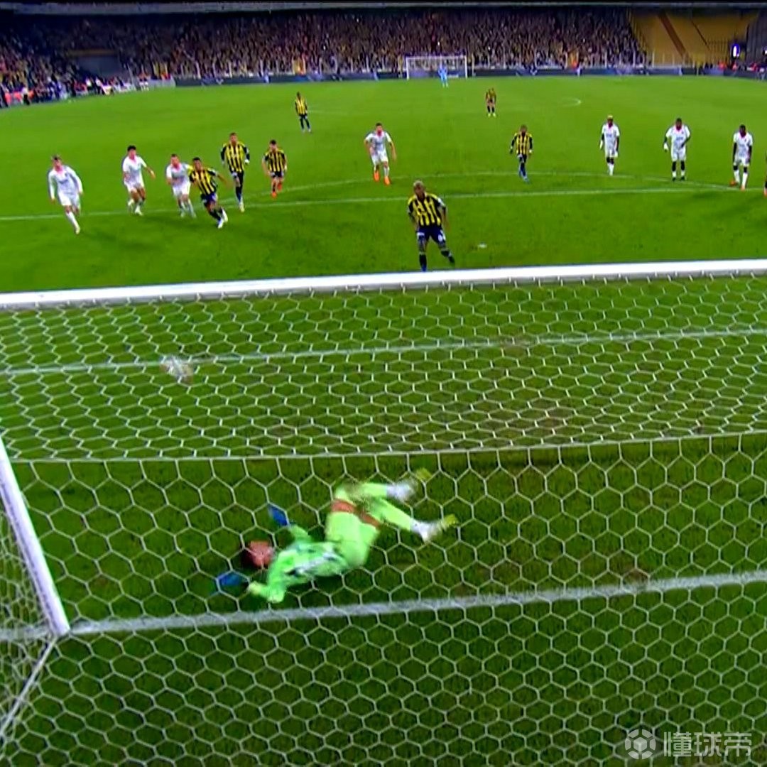 费内巴切连输点球，塔利斯卡到底拖了谁的后腿？
