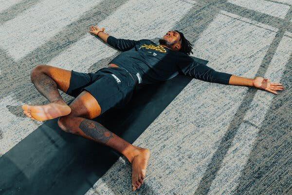 穆迪：卢尼带我们进入𠁼荫这项运动 我们经常一起练习