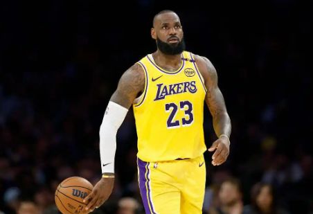 21世纪每年最强球员？美媒给出答案，詹姆斯8年称霸，OK组合上榜