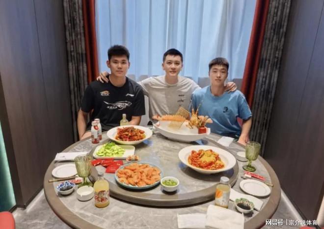 辽宁队正式表现，杨鸣重磅发文，禁赛二人有下家了，球迷感动