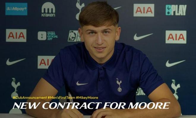 官方：热刺与18岁边锋米奇-莫尔续约