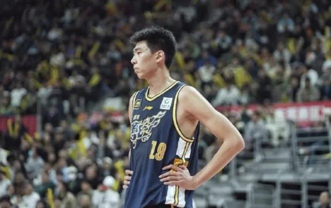 媒体人：辽宁、浙江、南京等多家CBA俱乐部有意引进徐昕