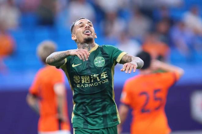 官方：浙江外援米特里战选七月份中超最佳球员