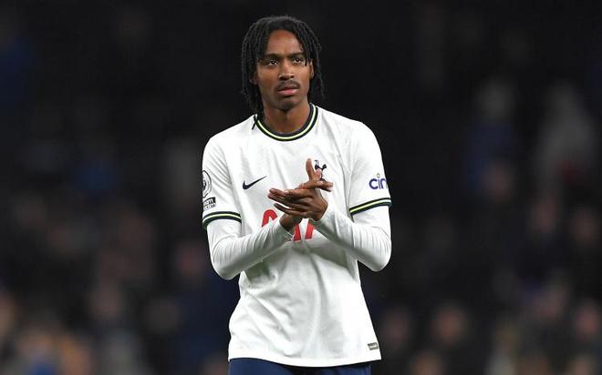 罗马诺：斯宾塞已与热刺签下长期合同，将会正式宣布