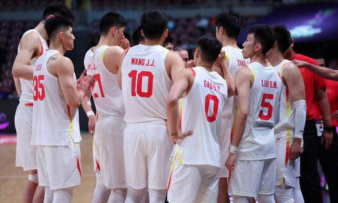 中国男篮踢出最强毒瘤！全球7中0，三分5中0，他打太差了