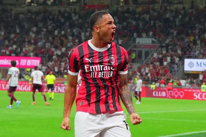 意天空：排除了利益关联之外，穆里尼奥执教的费内巴切也有意奥卡福