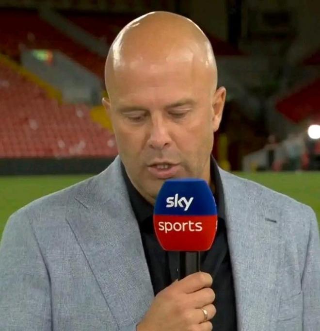 利物浦抢眼开局 斯洛特的球员选择让人迷惑