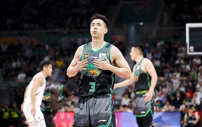 4年终结！赵继伟即将与辽宁队续约，阿的江没说退役