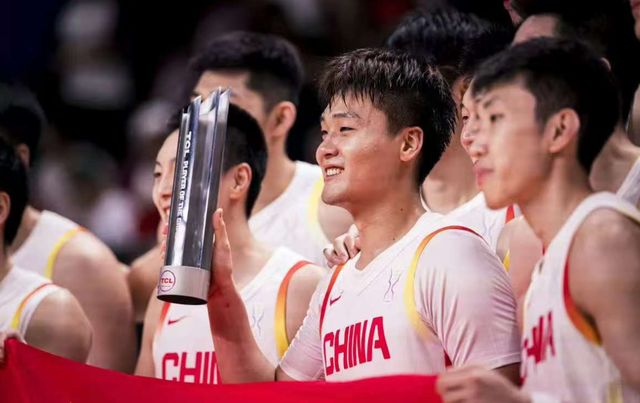 中国男篮决赛前的戏剧性与挑战