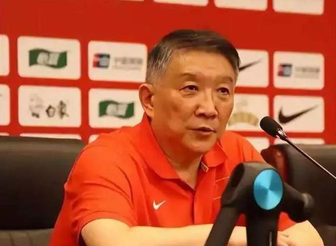 女篮大换血,宫鲁鸣这是重建还是把问题全部推给小将?