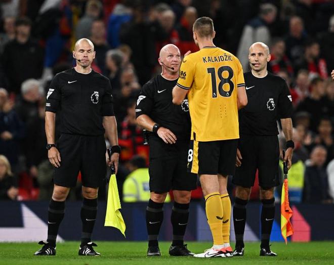 英超裁判的灾难周期，西蒙·胡珀又一次让比赛变样