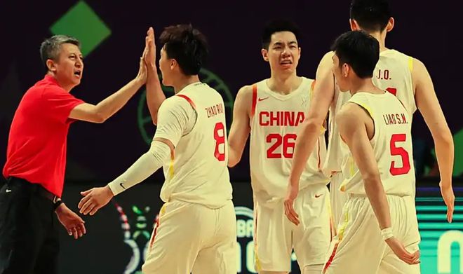 亚洲杯决赛中国男篮89比90惜败澳大利亚，别把感动当成结论