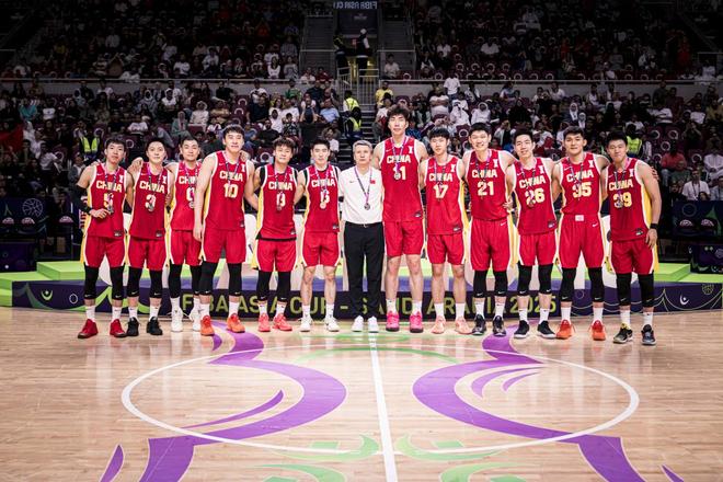亚洲杯一分惜败引发反思，中国男篮终于学会选人了