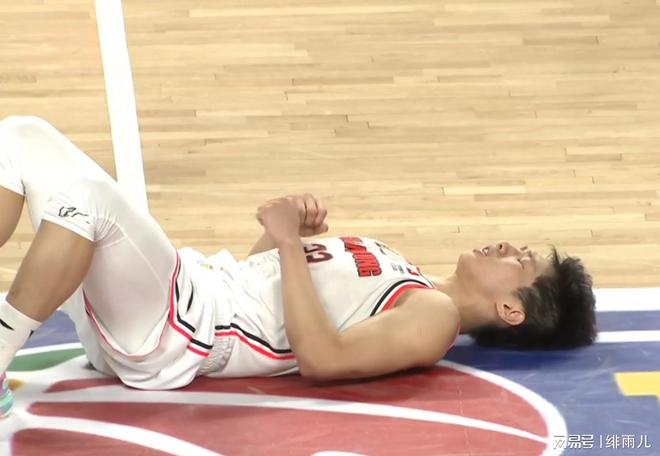 广东缺两主力，张昊一战炸场，杜锋还能把他当替补吗