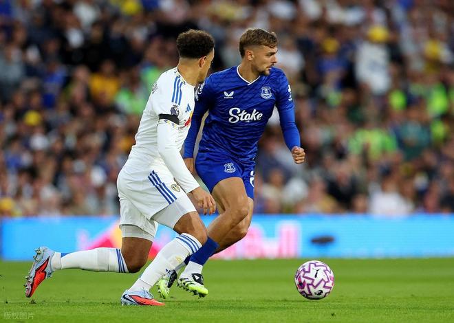 利兹联1:0绝杀埃弗顿，升班马开局有声有色，别光靠点球当自救符