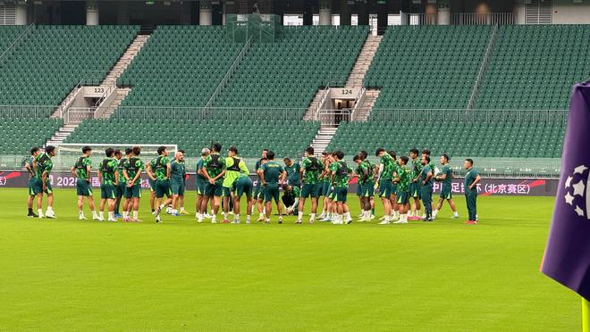 国安半决赛前夜，双外援缺席训练却可能登场，球迷还能信任谁