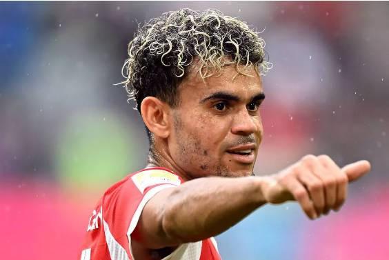 迪亚斯拜仁首秀进球夺冠，别把他捧成救世主